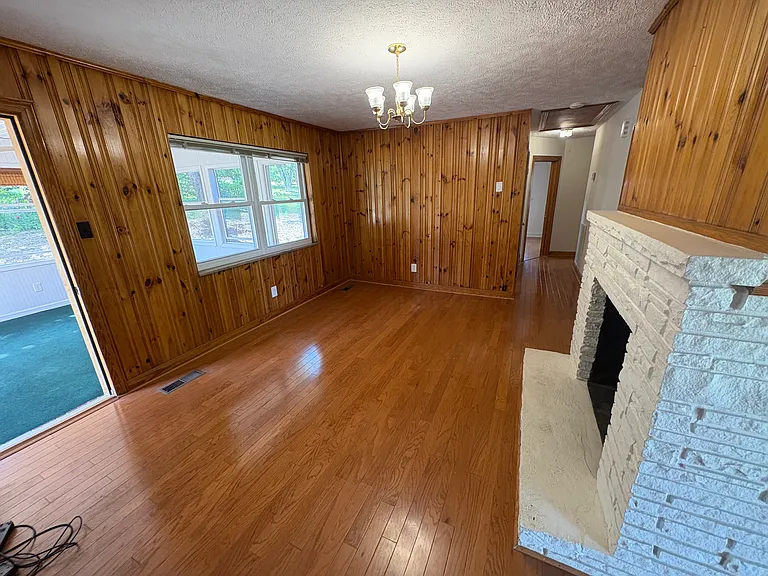 523 Lee Dr — Photo 5