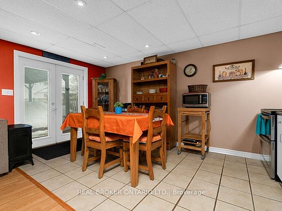 5th image of 48 Ward Dr