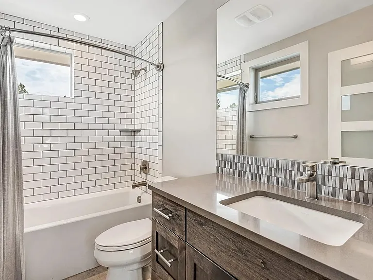 1315 NW Mount Washington Dr — Photo 35