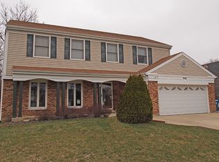 626 N Walnut Ln, Schaumburg, IL 60194