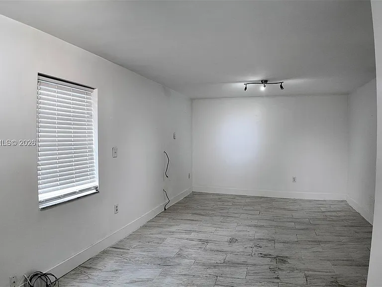 2138 SW 6th St #101 — Photo 9