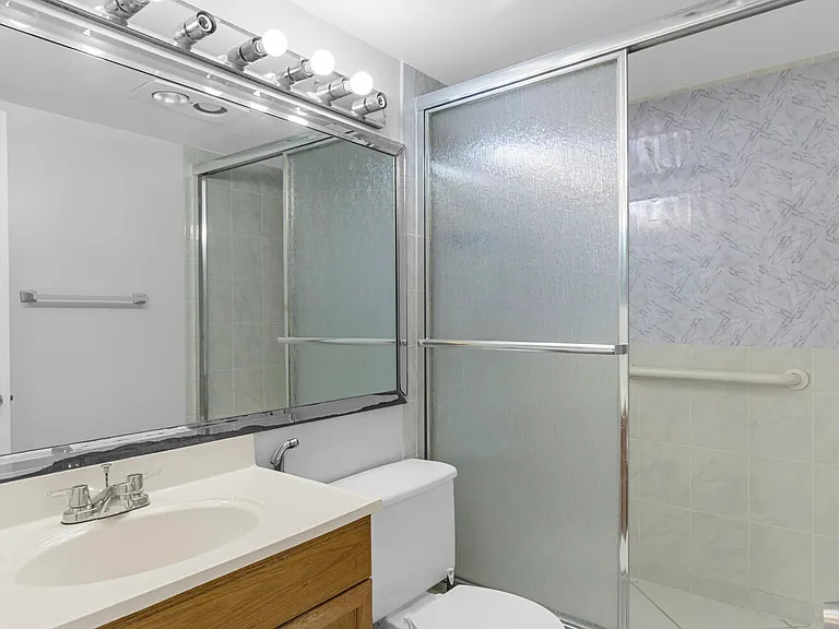 3028 Harwood Dr #D — Photo 24