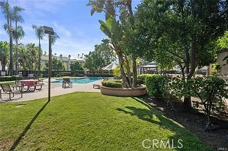 572 E Stephanie Dr — Photo 9