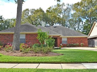 1423 Honeysuckle Ln, Sugar Land, TX 77479