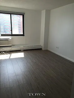 Rented by Town Residential | media 3