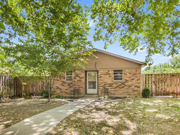 307 W Decatur St, Chico, TX 76431