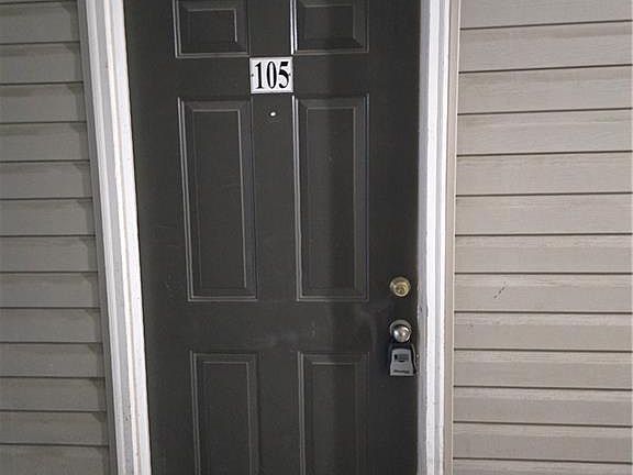 3rd image of 923 Windcastle Ln APT 105