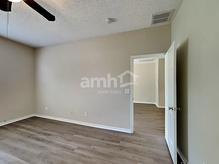 1928 Fruitridge St — Photo 10