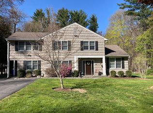 6 Chestnut Dr, North Salem, NY 10560