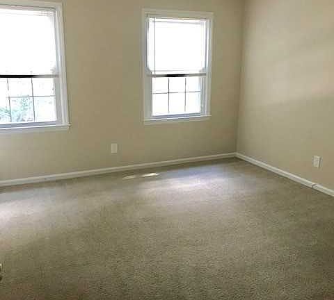 4th image of 6822 Farmingdale Dr APT A