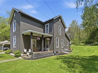 437 N 8th St, McConnelsville, OH 43756