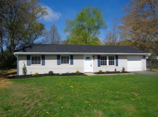 885 Patricia Ave, Hermitage, PA 16148