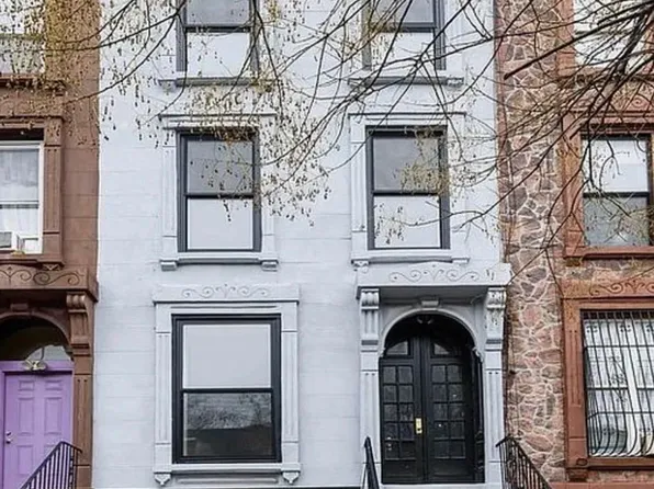545a Quincy Street image 1 of 12