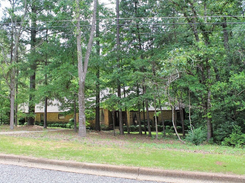 1st image of 8 Anderson Dr