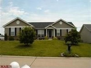 2 Royallbend Ct, O'Fallon, MO 63368
