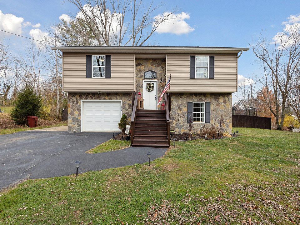 1st image of 2914 Chatham Dr