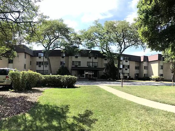 3rd image of 810 E Shady Way APT 209