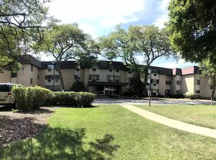 810 E Shady Way APT 110, Arlington Heights, IL 60005