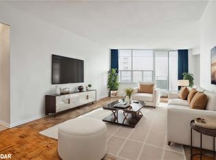 15 Vicora Linkway #1210, Toronto, ON M3C1A9