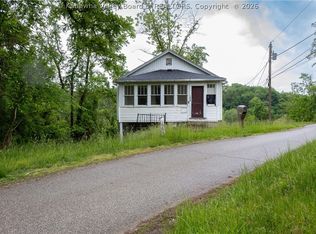 127 Bailes Dr, Nitro, WV 25143