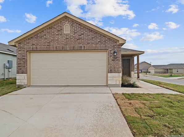 1704 Gwen Grove, San Antonio, TX 78221