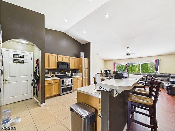 2nd image of 1858 Marlboro Ln