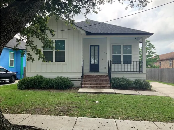 5154 Montegut Dr, New Orleans, LA 70126