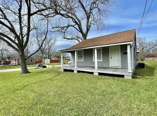 140 W Marion St, Clute, TX 77531