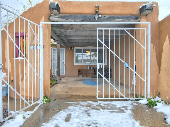 2616 Los Tomases Dr NW, Albuquerque, NM 87107