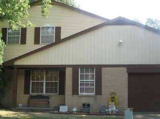 8711 Stonewall Dr, Indianapolis, IN 46231