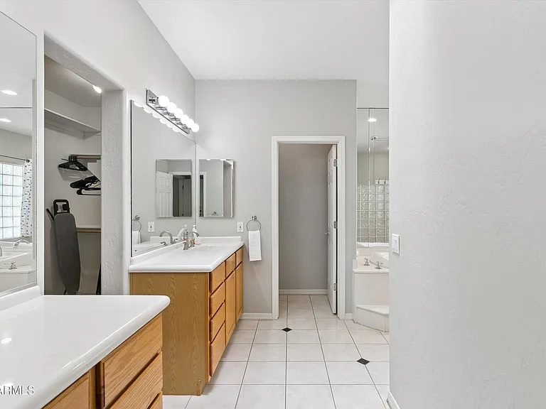 8611 W Foothill Dr — Photo 34