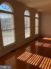 3 bed, 2.5 bath, 2745 sqft, $3,200 — Photo 2