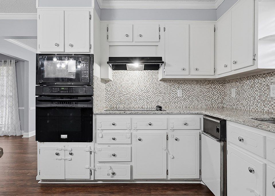 13th image of this home