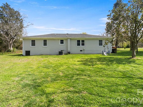 5th image of 9290 Fisher Rd