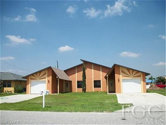 1st image of 432 NE 16th Pl