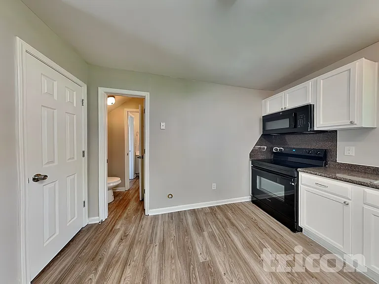 7503 Hollywood St — Photo 5