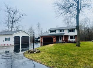 7370 Delamater Rd, Derby, NY 14047
