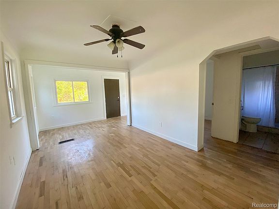 4th image of 4537 Dewey Rd