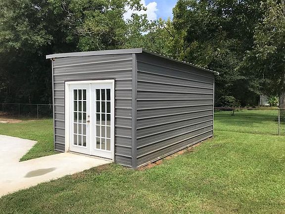 4th image of 833 Bennett Rd