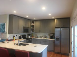 98 Storrs Ave, Braintree, MA 02184