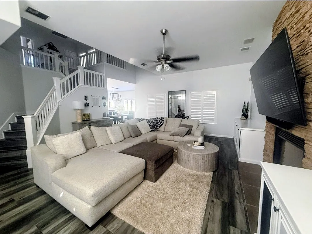 4 bed, 2312 sqft, $2,900 — Photo 3