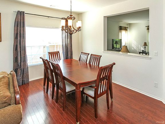 Pass through for conversation between dining and great room