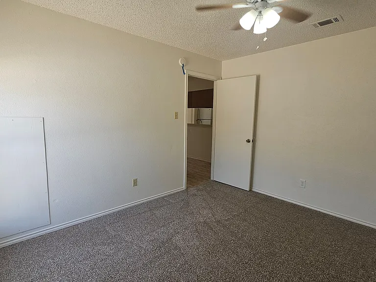 544 E Windsor Dr — Photo 16