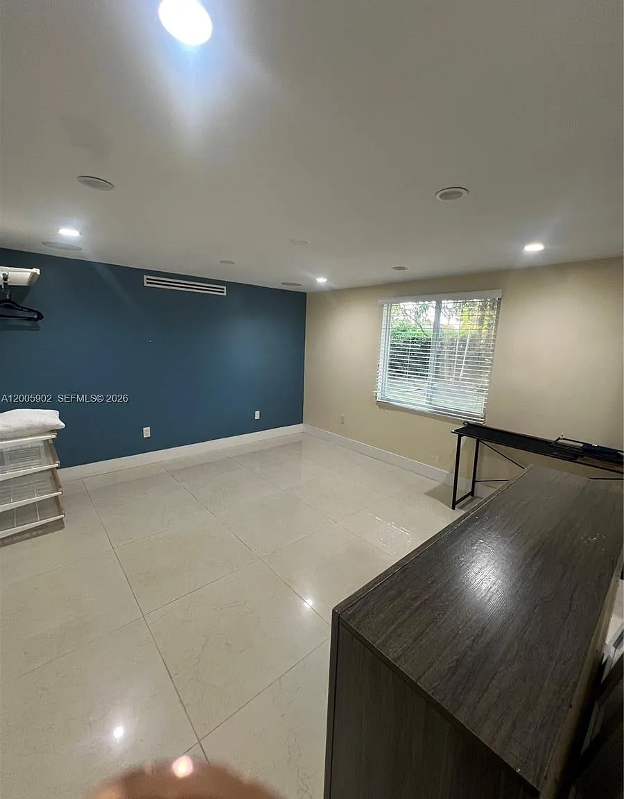 Fairway Park Sec 3 — Photo 1