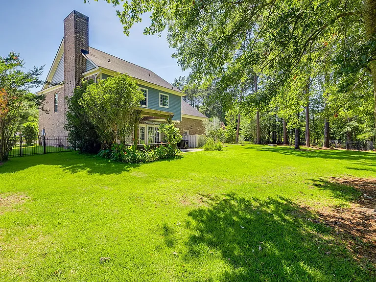 23 Lake Heron Ct W — Photo 43