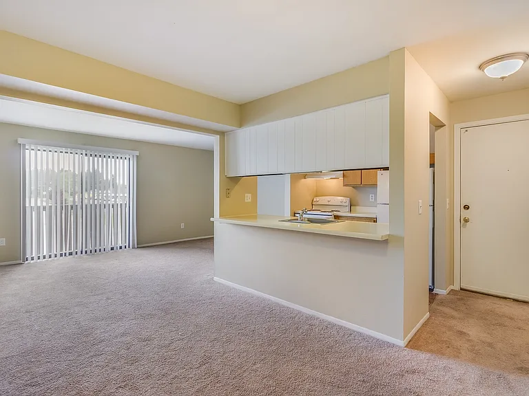 55 Suzanne Dr — Photo 51
