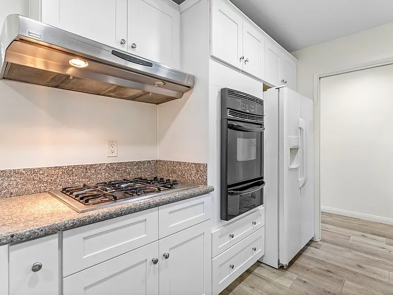 27508 Vilna Ave — Photo 10