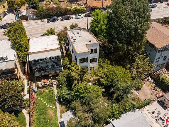 3rd image of 1761 Griffith Park Blvd