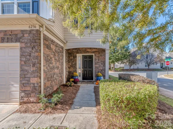 6236 Rockefeller Ln, Charlotte, NC 28210