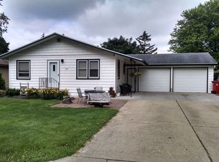 340 9th St NW, Plainview, MN 55964